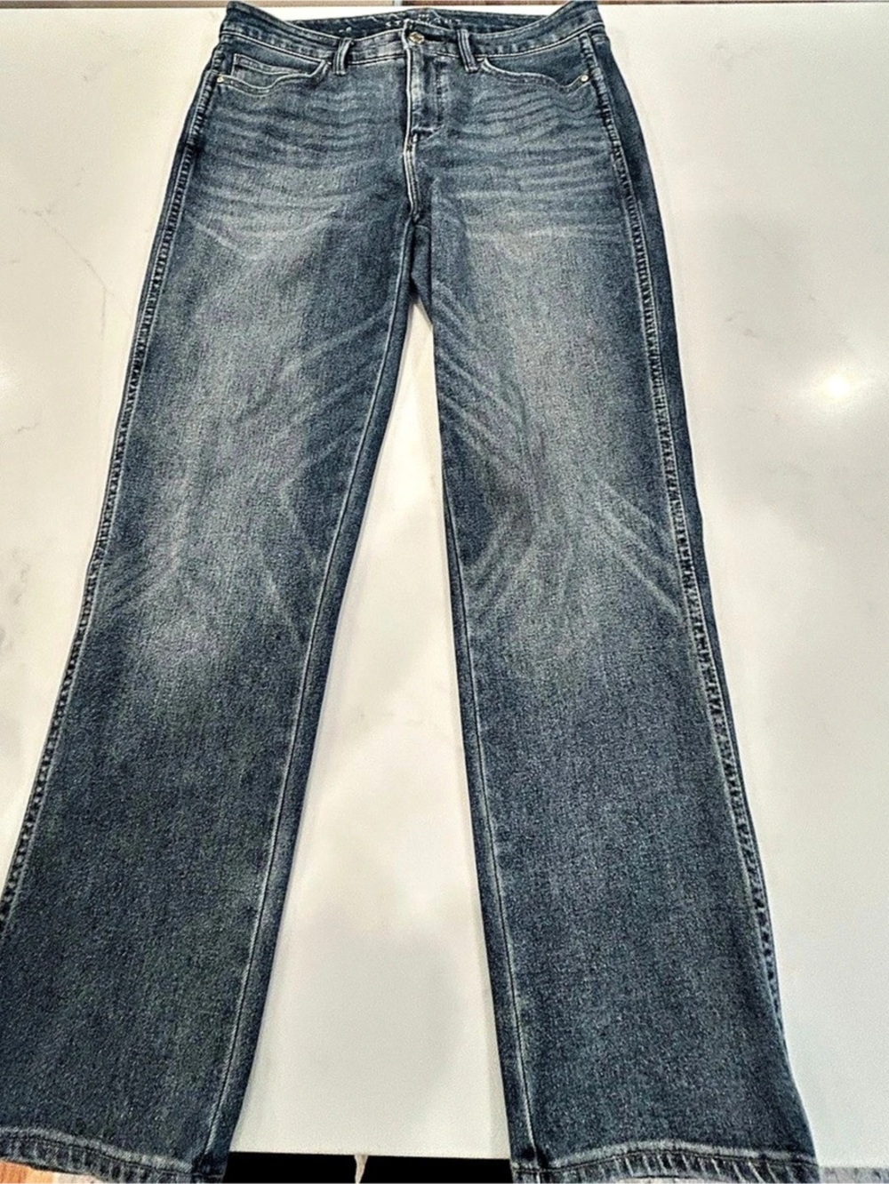 White House Black Market The Straight Leg Jeans in Blue Size 6 Like New